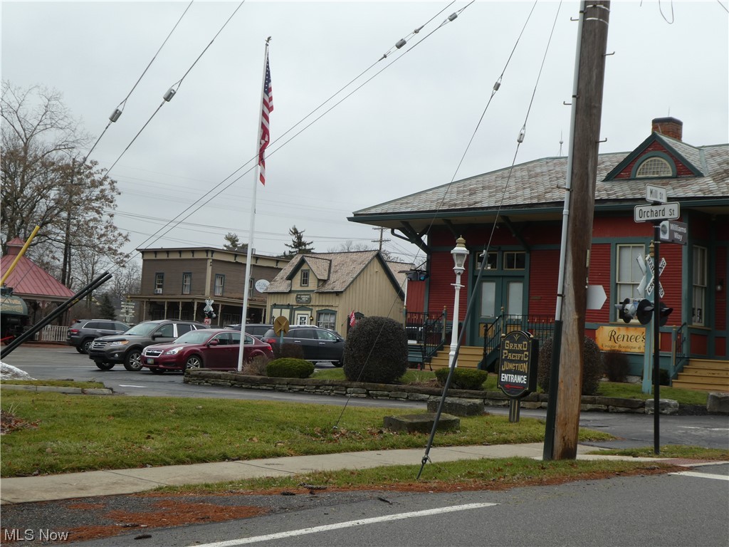 Falls Pointe - Residential