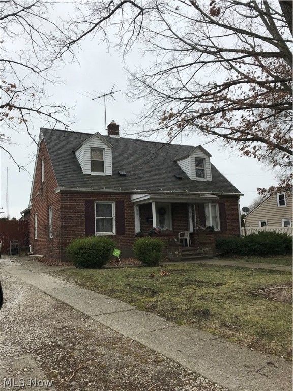 Nice older home needs some TLC. Family room leading to patio. Full basement-loads of storage.
At seller request, showings on Saturday/Sunday only 1pm-4pm Advance notice required.
Home sold in "as-is" condition.....seller will do no repairs.
