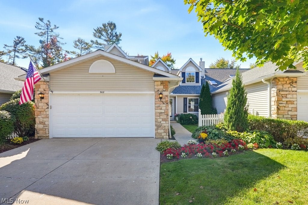 968 Grand View Lane