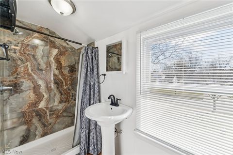 Tiny photo for 5039 Fairlawn Road, Lyndhurst, OH 44124 (MLS # 5190362)