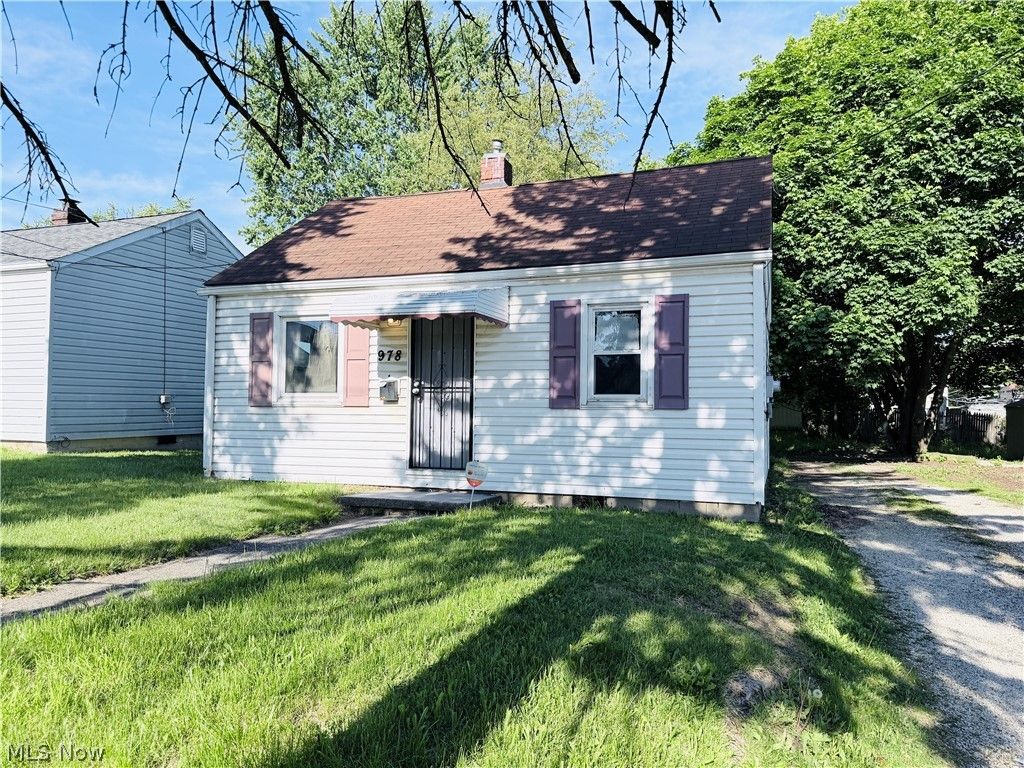 Photo of 978 Kelly Avenue, Akron, OH 44306 (MLS # 5212344)
