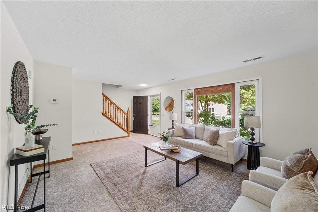 4902 Lakeview Drive
