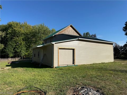 Tiny photo for 1939 Waterford Road, East Palestine, OH 44413 (MLS # 5191783)