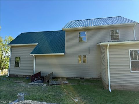 Tiny photo for 1939 Waterford Road, East Palestine, OH 44413 (MLS # 5191783)