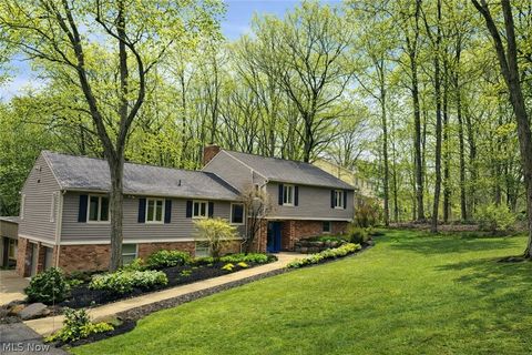 633 Coy Lane Russell OH 44022