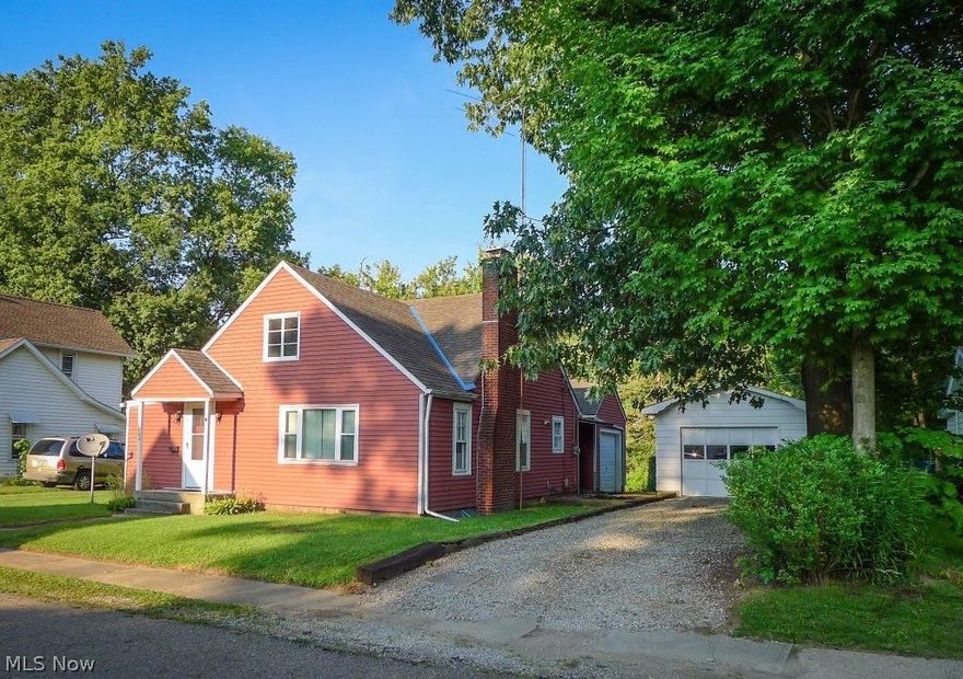 304 Boynton Street, Mount Vernon – Adorable and bigger than it looks, this 1.5, 1,800 square foot home is located in the east end of Mount Vernon; three bedrooms, 1 full bath and 1 half bath with many updates over the years.  These updates include: roof, kitchen floor, and hard wood flooring; tons of storage with all major appliances convey the home.  Lower .27 acres back lot has a creek running on it with plenty of green space, perfect for get-togethers, gardening, activities, or just relaxing.  This home is a must see and is ready for immediate possession!