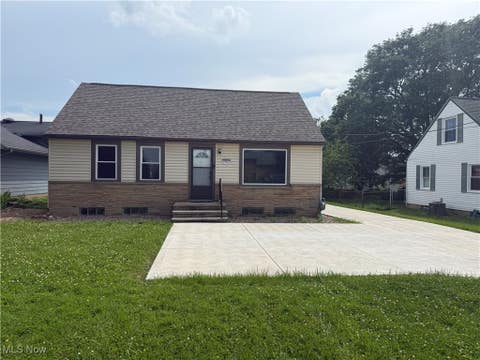 Photo for 17943 Strongsville Boulevard