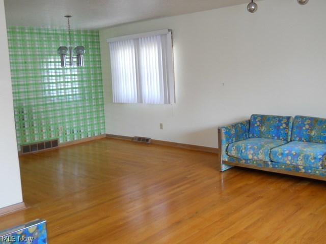 Russell Ave - Residential