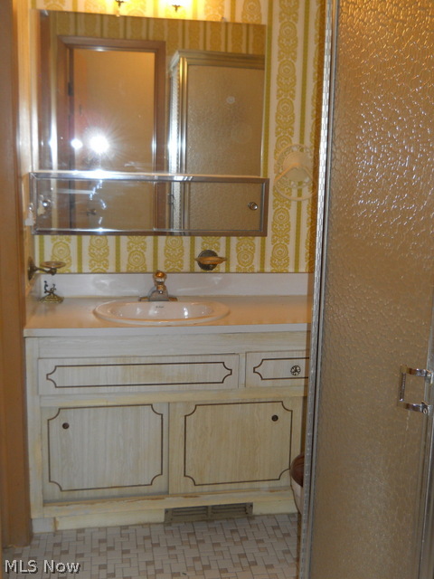 Russell Ave - Residential