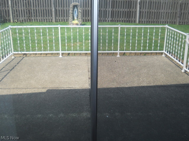 Russell Ave - Residential