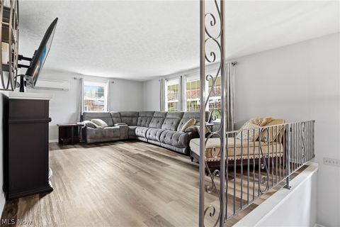 Tiny photo for 3252 Dellwood Avenue NW, Canton, OH 44708 (MLS # 5215145)