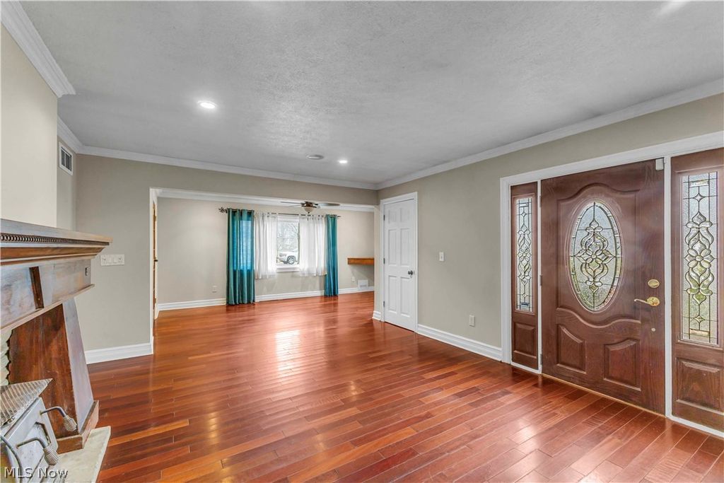 Photo of 914 Garford Avenue, Elyria, OH 44035 (MLS # 5191484)