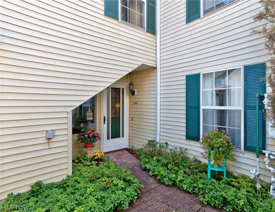 Enjoy condo convenience at a great price. Close to parks, shops, schools, and freeway, this condo has much to offer!
This 2 bedroom 1.5 bath condo boasts an open floor plan, spacious eat-in kitchen, attached garage, private patio and more.   
Very well cared for throughout the years.  All appliances stay including washer and dryer.  A great place to call home!