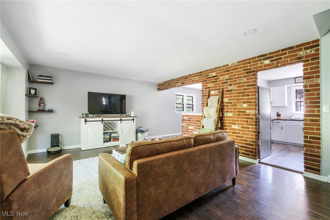 33 N Hillside Road, Canfield, Ohio image 2