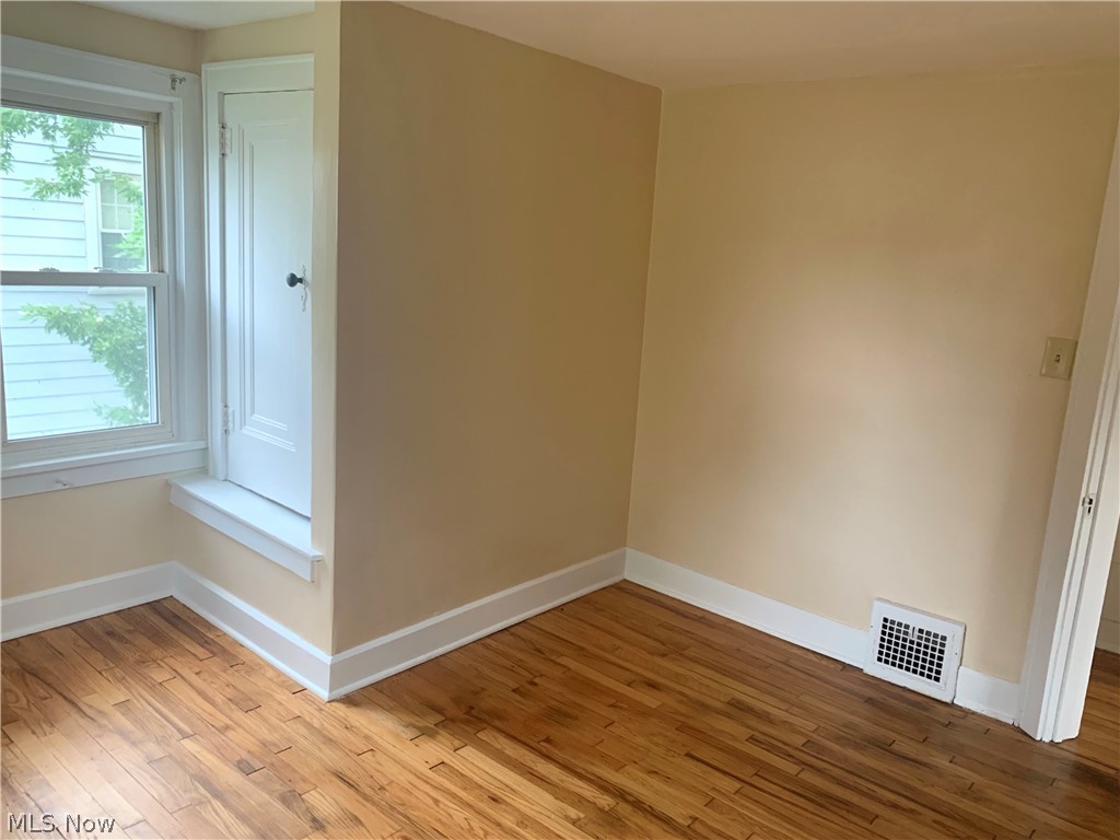 Carl Roevuck Resub/Nihousen Al - Residential Lease