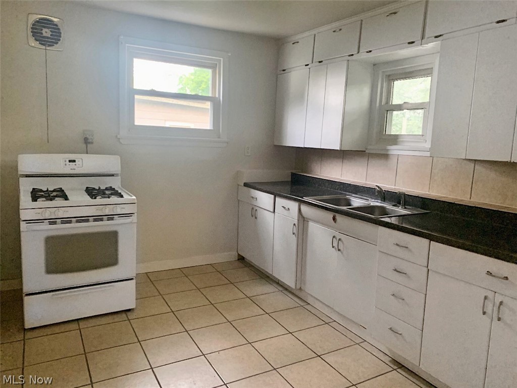 Carl Roevuck Resub/Nihousen Al - Residential Lease