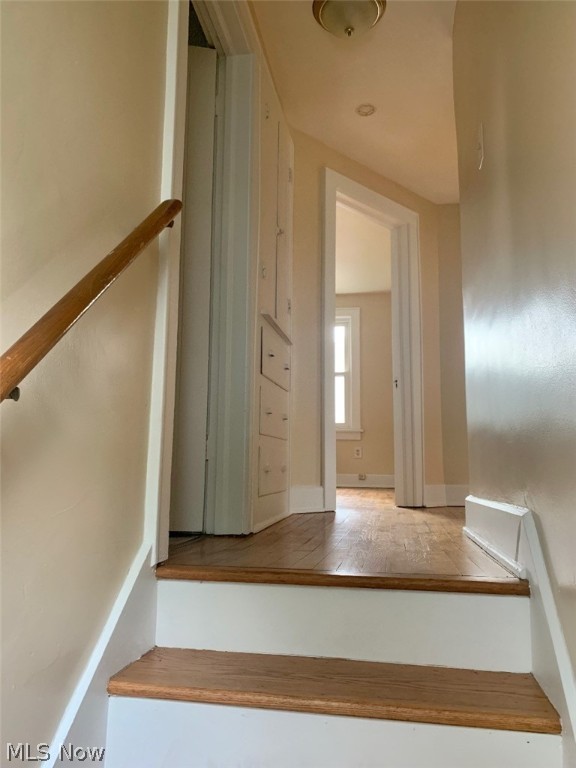 Carl Roevuck Resub/Nihousen Al - Residential Lease