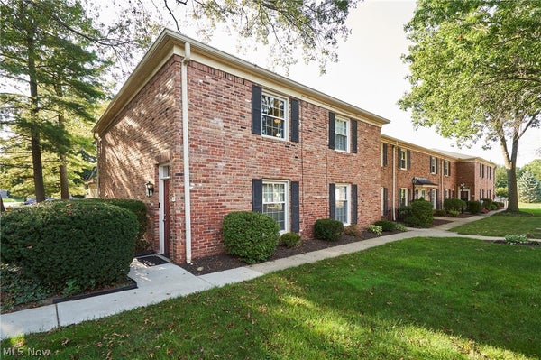 72 NOTTOWAY CT, AKRON, OH 44313 - Image 2a424a7070256266ce8489e0b730ea21/1786574250