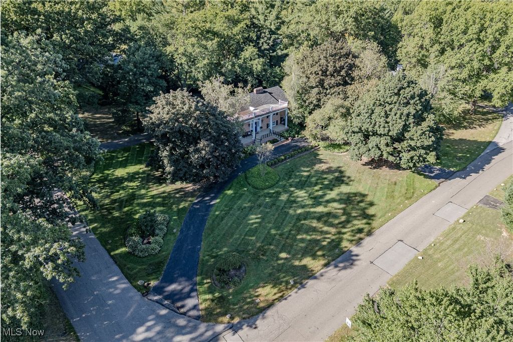 Photo of 305 Hampshire Road, Akron, OH 44313 (MLS # 5180551)