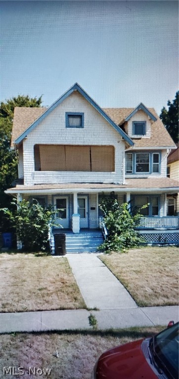 Large colonial with two bedrooms, living room, dining room in each suite. The home is fully occupied with long term tenants. A great investment opportunity to buy an income producing multifamily home near the Larchmere Shaker Blvd neighborhood.