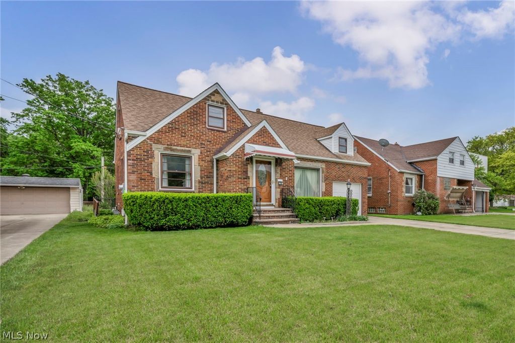 Photo of 28110 Lake Shore Boulevard, Euclid, OH 44132 (MLS # 5211366)