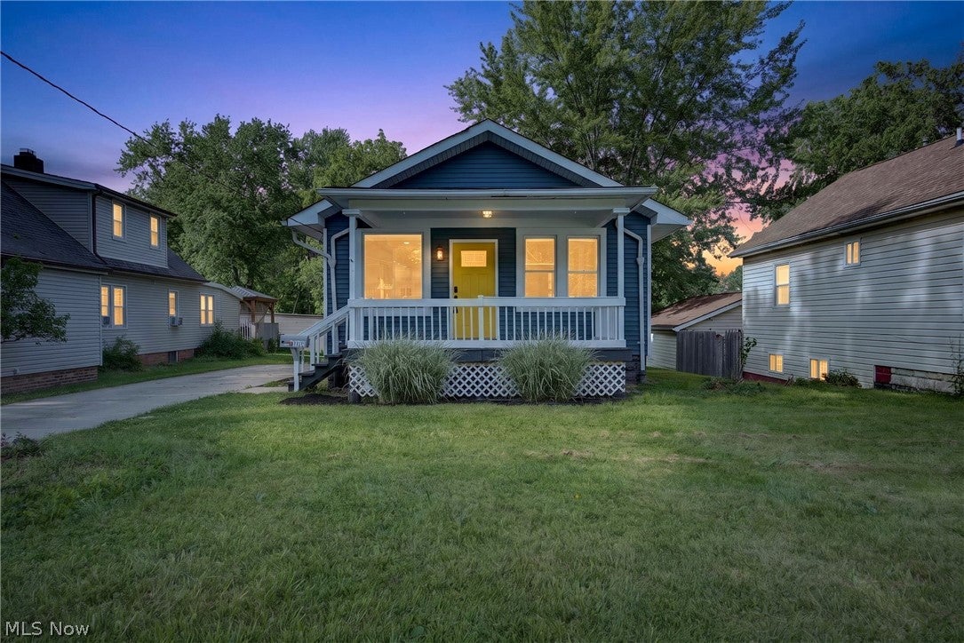 3226 W Ridgewood Drive