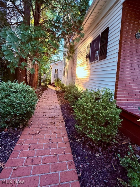 Waltons Add 03 - Residential