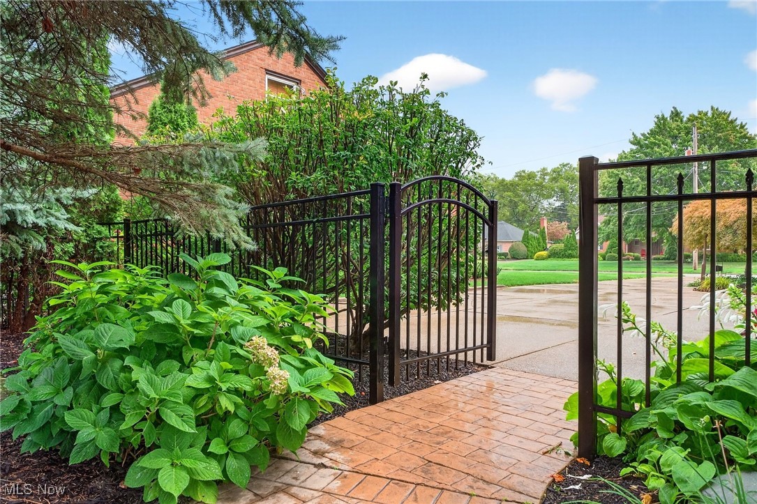 Melrose - Residential