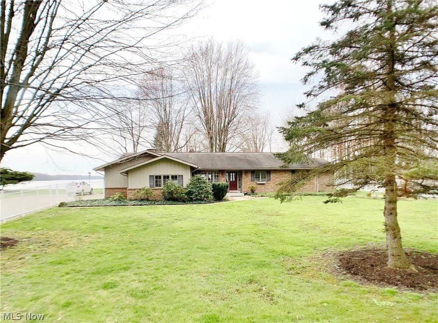 Heavenly & Peaceful 3 bedroom, 2 1/2 bath one floor Ranch home on Pine Lake.  Living room & dining room, see thru fireplace from the the family room to the dinette. The kitchen is very open, 1st floor laundry. Five car garage.  The drive way was recently redone. Vinyl fence, huge deck and covered porch.  Wheel chair accessible..Home Warranty included.