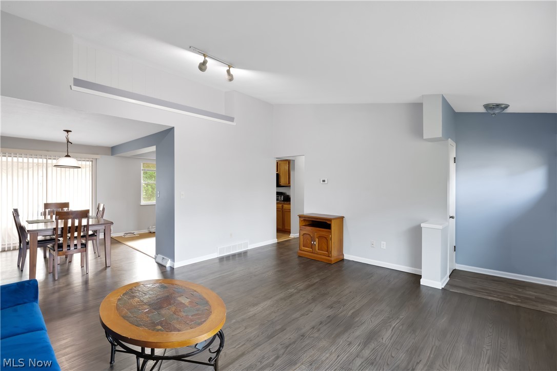 Barrington 01 - Residential