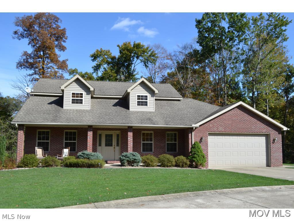 Beautiful home in a beautiful setting! Built in 2003, this very well maintained home feels like new. Enjoy open kitchen and family room with fireplace, large living room with space for formal dining area, first floor office and first floor laundry. Upstairs you will find a full bath in the hallway, 3 bedrooms and a large master bathroom and closet! Full unfinished basement gives access to the garage. This wonderful home sits on a wooded lot which can be viewed from the large back deck. Elem: Worthington Elementary School Elem/Bus: Y JrHigh: Hamilton Jr. High School JrHigh/Bus: Y High: Parkersburg High High/Bus: Y Fire: VOL Police: SHF PossFreeGas: N ;SQFT=Fin L1:1499, Fin L2:1241, Fin Above:2740, Fin Total:2740, Unfin Bsmt:1499, Unfin Above:1499;GAR= 2 Car Att, Opener(s);PRKG= Off Street, Parking Pad