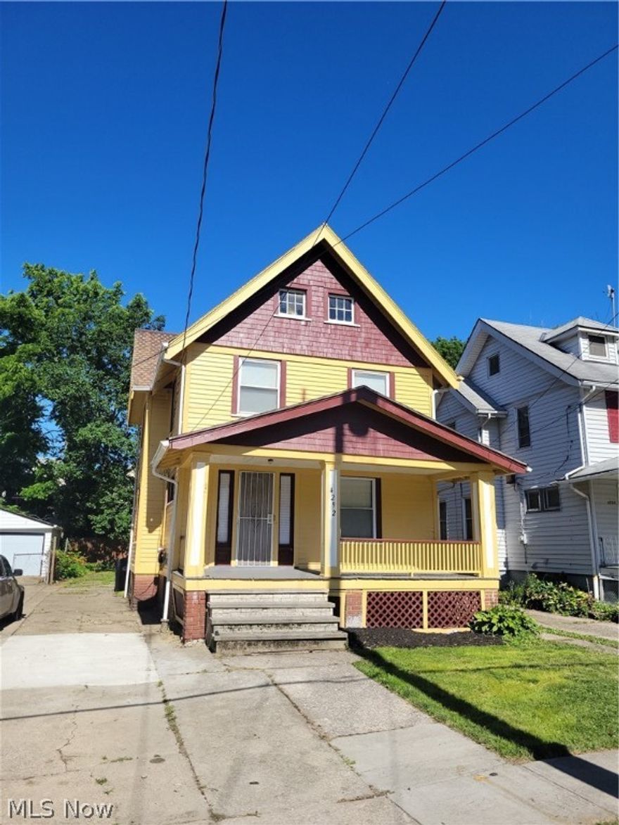 Come See this huge beautiful home that offers plenty of space!  Enclosed front porch, Huge backyard, updated kitchen and bathroom.  Freshly painted and restored.  Don't hestiate to schedule your showing Today!
