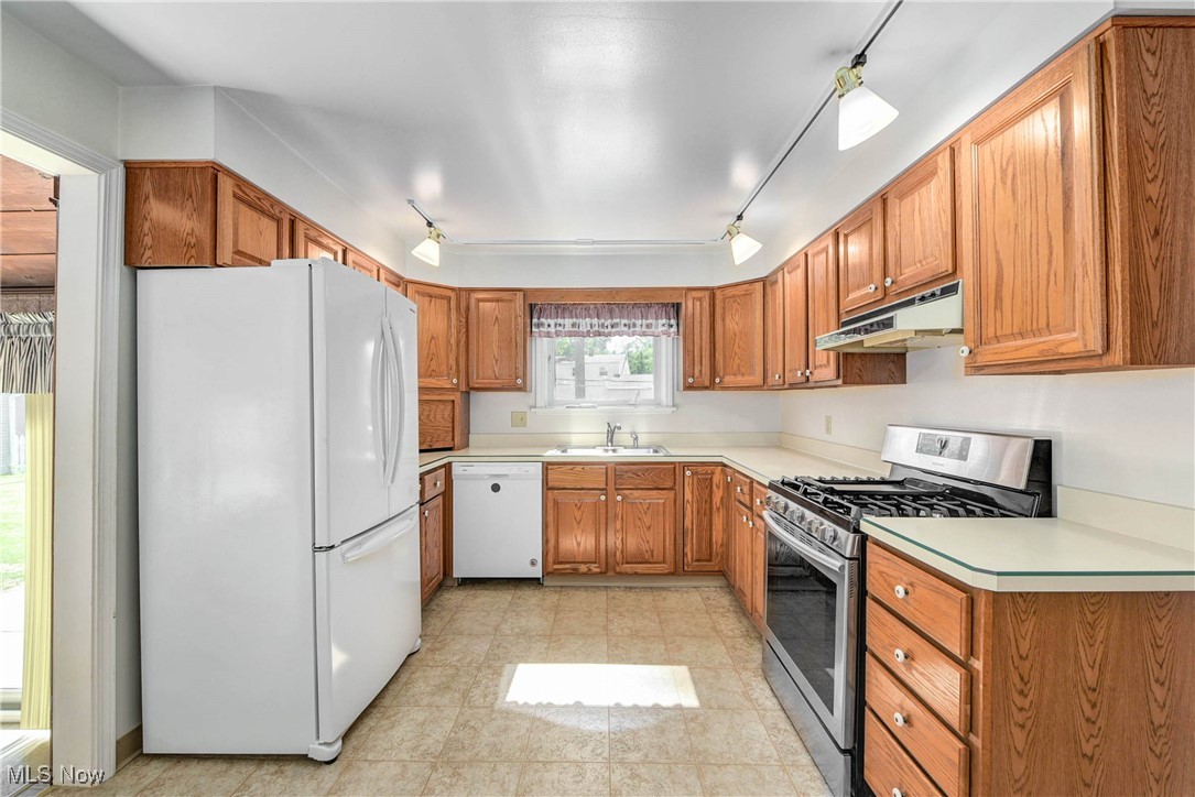 Inwood Beach 03 - Residential