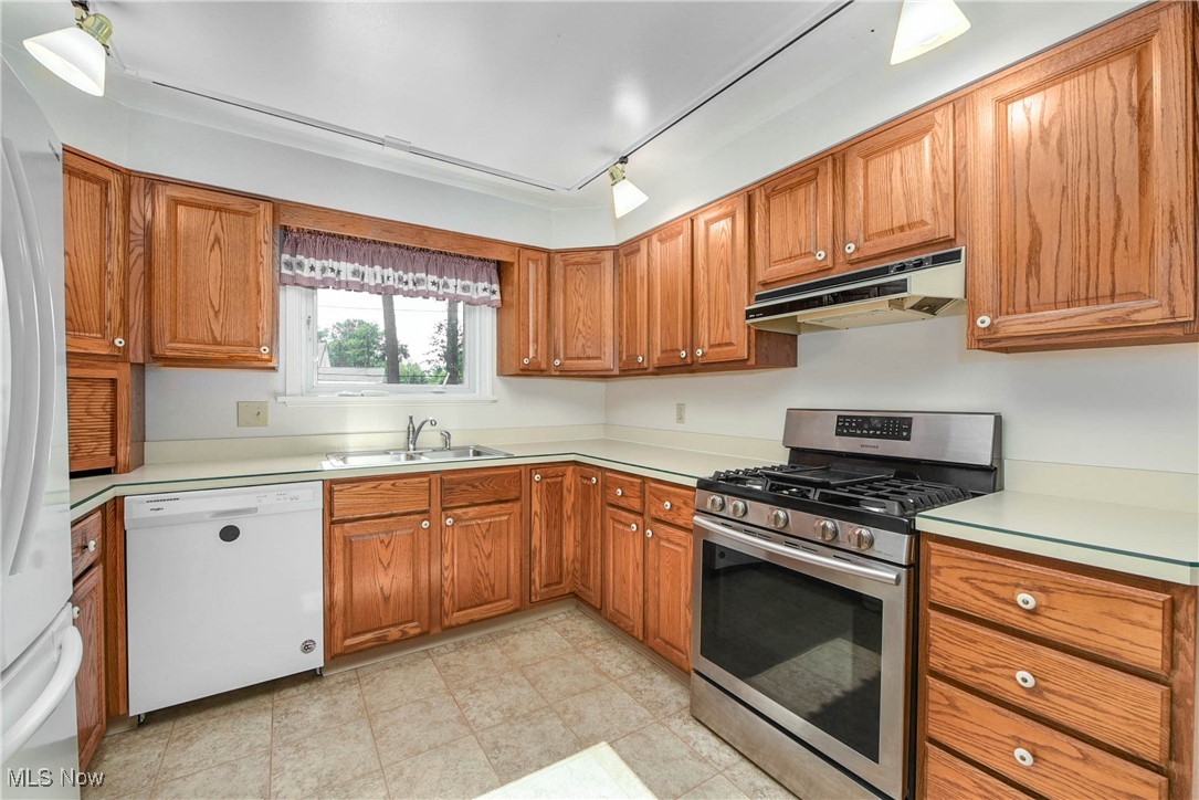 Inwood Beach 03 - Residential