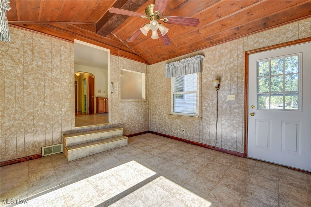 Inwood Beach 03 - Residential