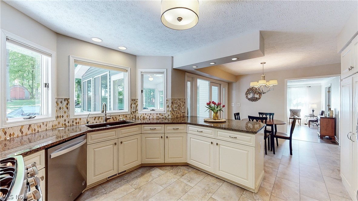 Williamsburg Colony - Residential