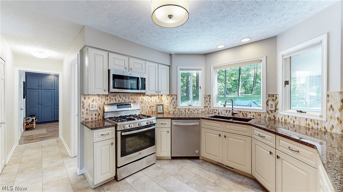 Williamsburg Colony - Residential