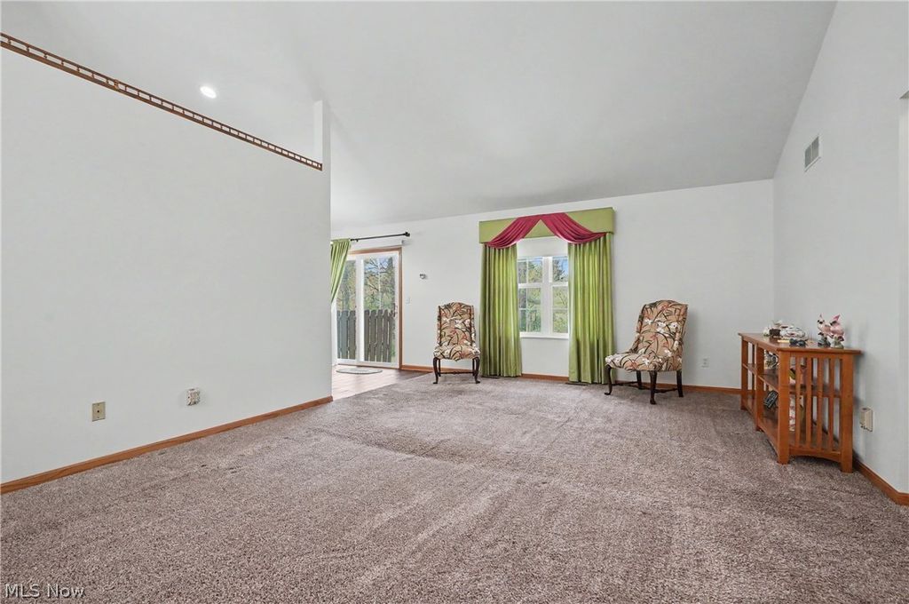 Photo of 445 E Reserve Drive, Cuyahoga Falls, OH 44223 (MLS # 5203479)