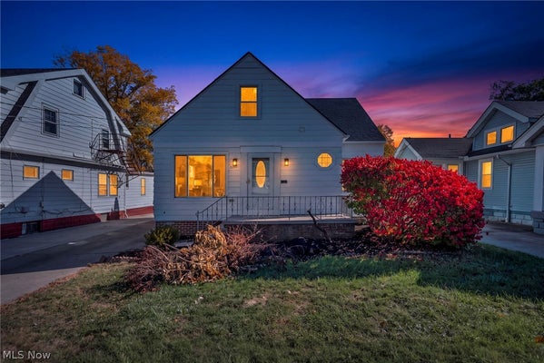 5251 FOREST AVE, MAPLE HEIGHTS, OH 44137 - Image 2a72aaa3a28ea1e2eab8f17e604b70df/1866180138