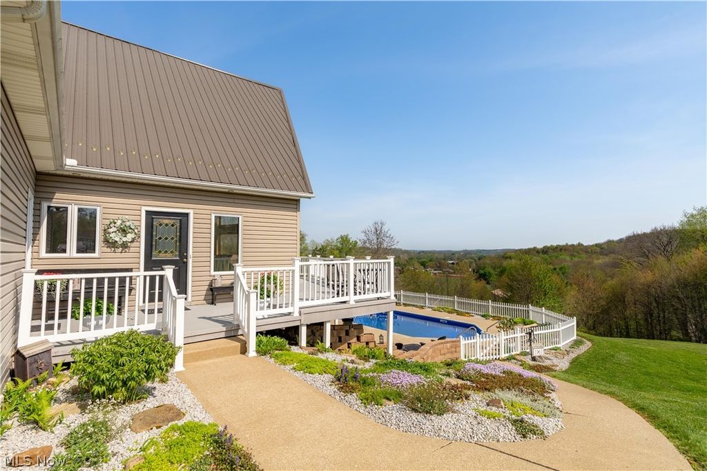 Photo of 103 Random Road, Minerva, OH 44657 (MLS # 5205466)