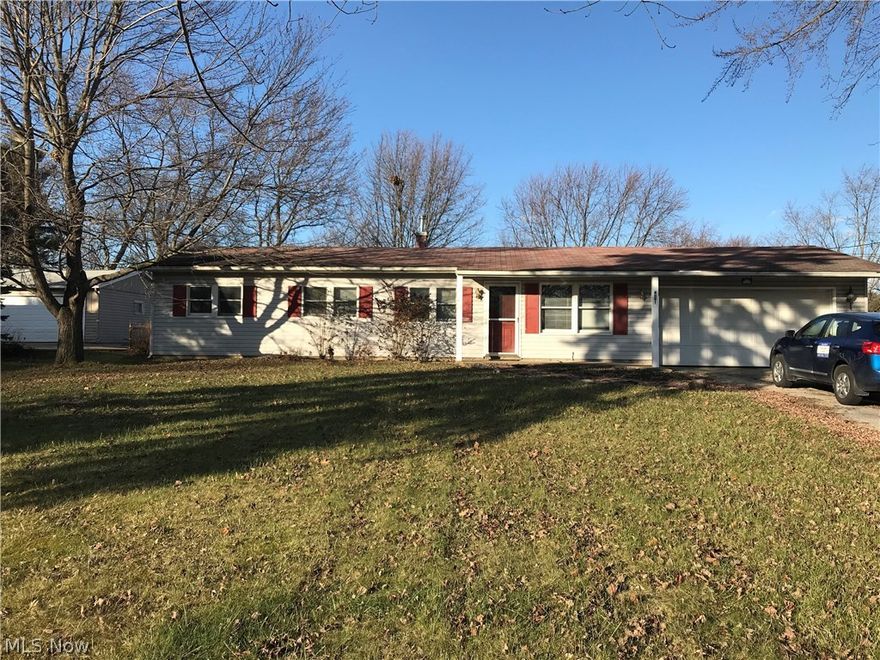 Cute, Perfect 3 bedroom ranch, Great for starter family or retirement home. Move in ready. Must See!!