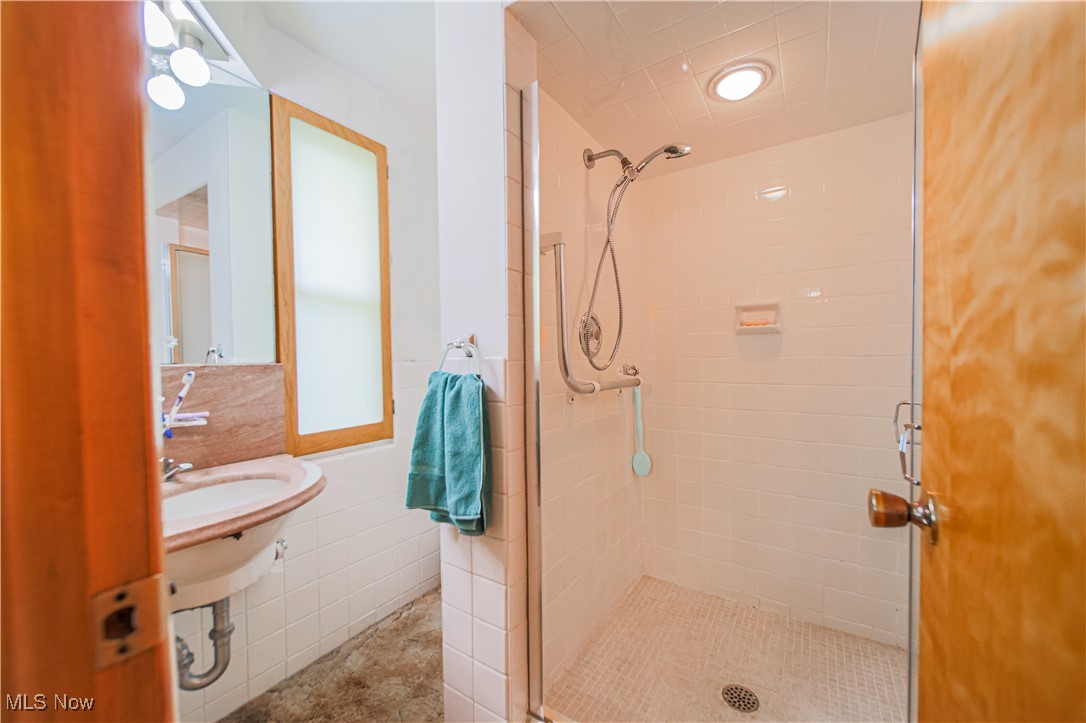 122 N Carr Road, Orrville, Ohio image 21