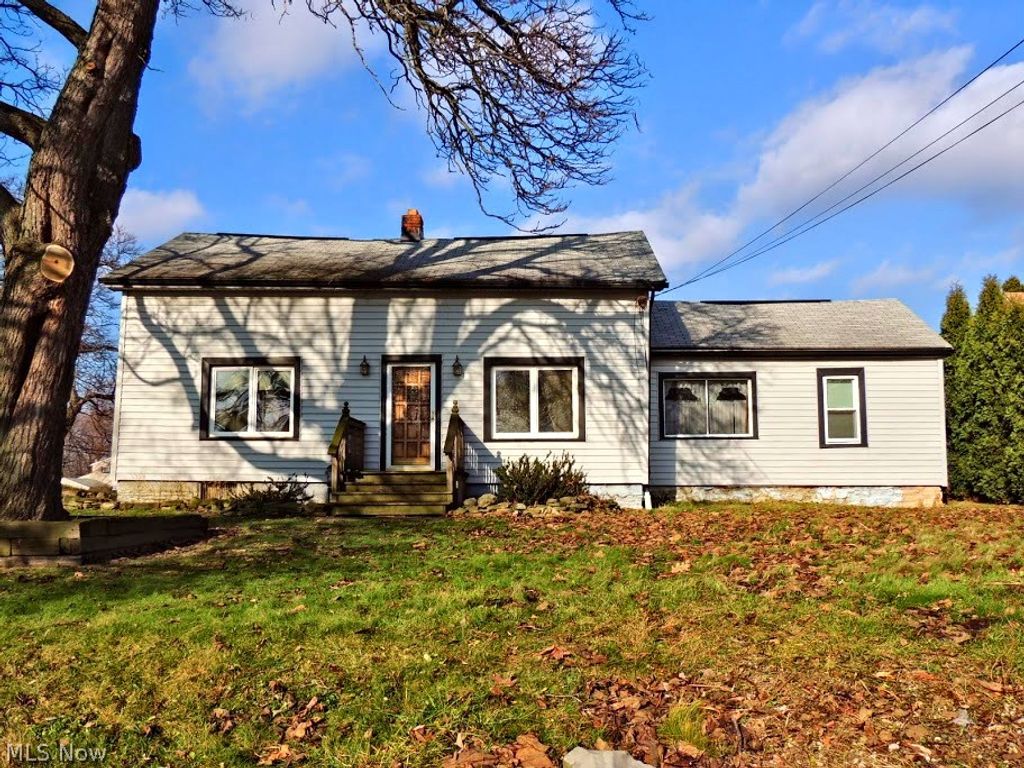 Photo of 23781 Columbus Road, Bedford Heights, OH 44146 (MLS # 5211934)
