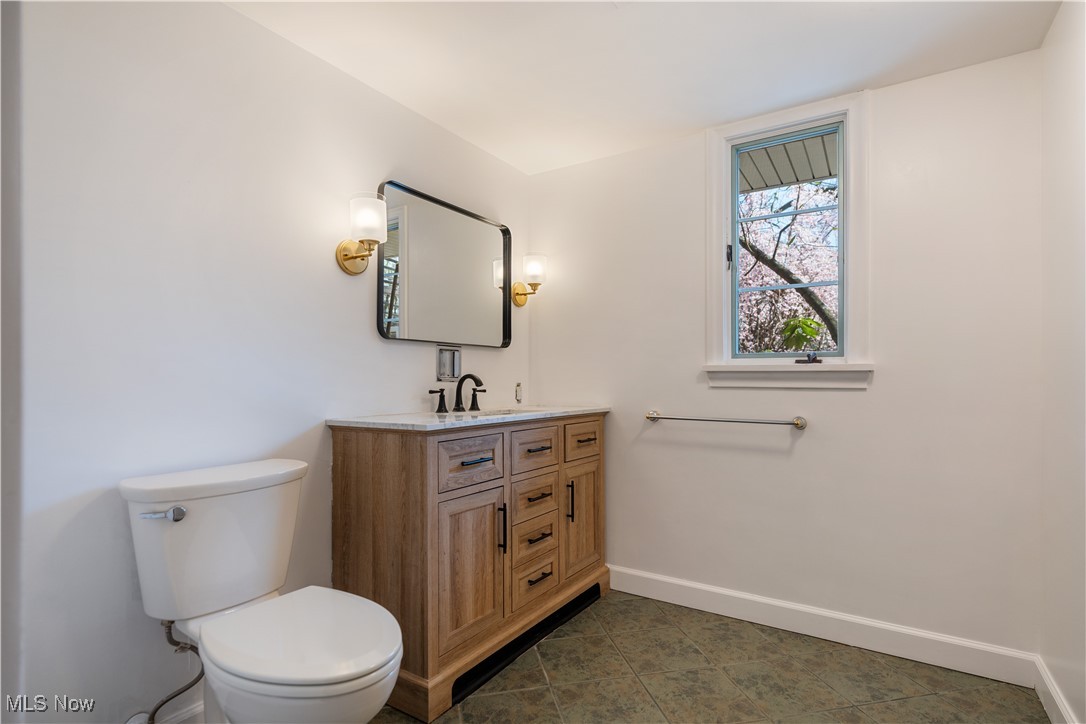 2622 Glenmont Road, Canton, Ohio image 37