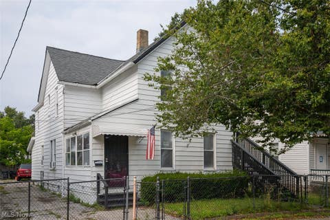 Multifamily For Sale - 5817 Prosser Avenue<br/> Cleveland, OH 44103