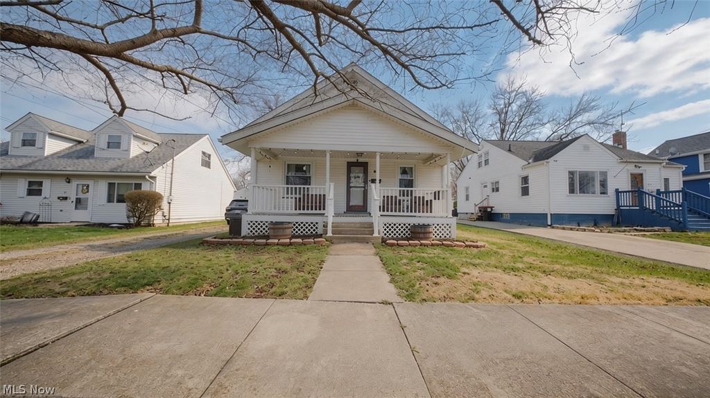 Photo of 431 Myrtle Street, Ravenna, OH 44266 (MLS # 5194907)