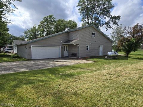Photo of 387 Stable Drive, LaGrange, OH 44050 (MLS # 5216903)