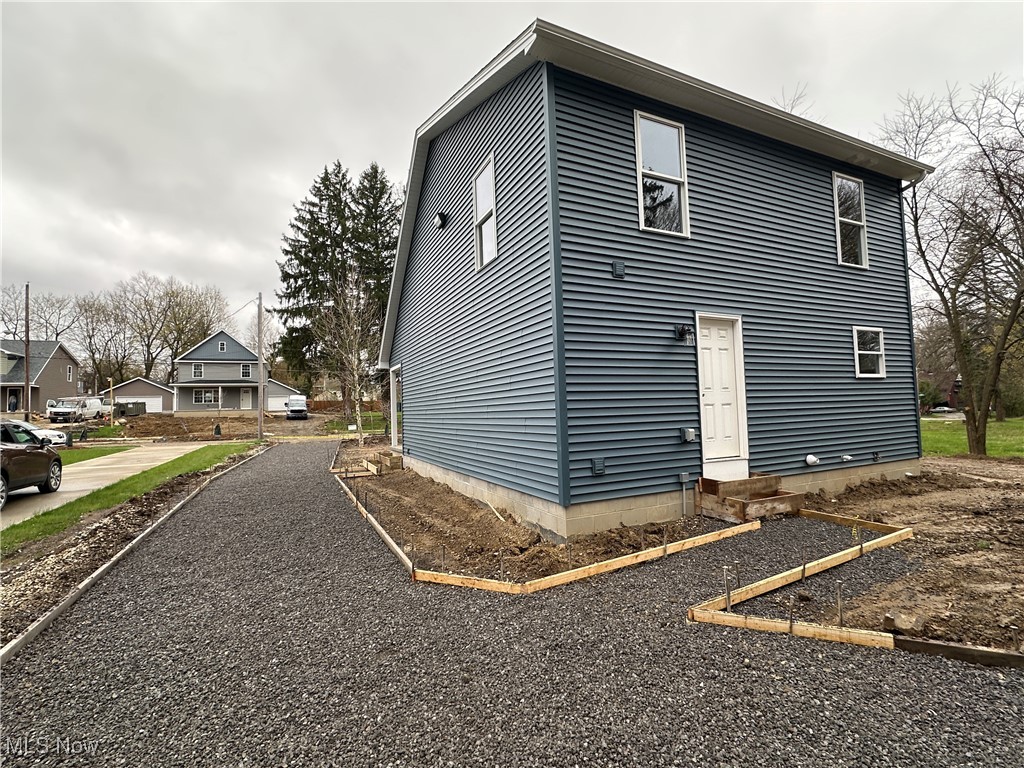 738 Mineral Springs Avenue, Youngstown, Ohio image 2