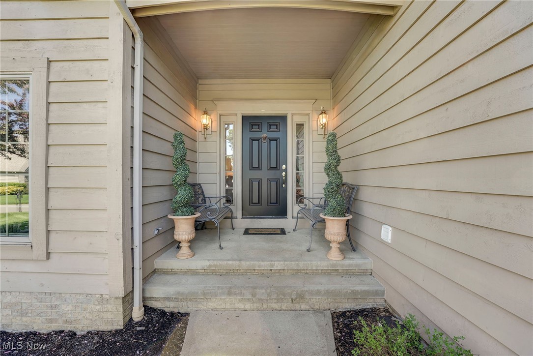 197 Raleigh Court, Aurora, Ohio image 4