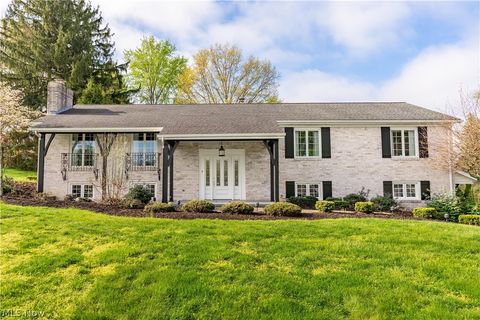 Photo of 2240 Devonshire Drive NW, Canton, OH 44708 (MLS # 5189341)